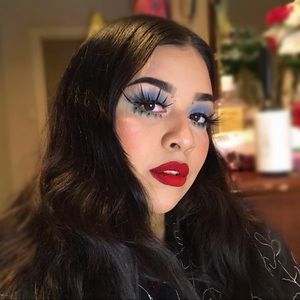 Meet your Posher, Helena